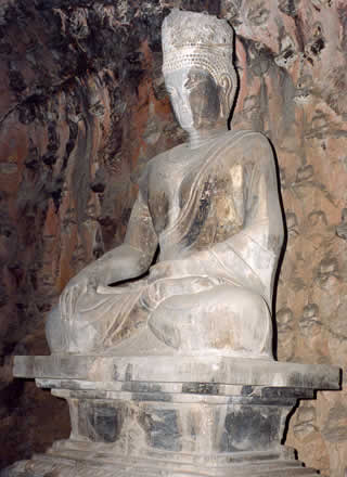 The Crowned Buddha at the Leigutai Nandong